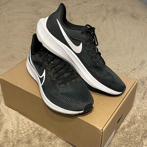 Nike Air Zoom Pegasus 39 - Black 11.5